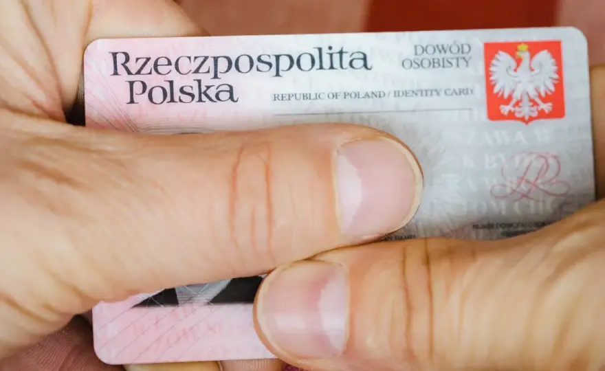 Seria i numer dowodu osobistego - gdzie je znaleźć i jak wpisać?