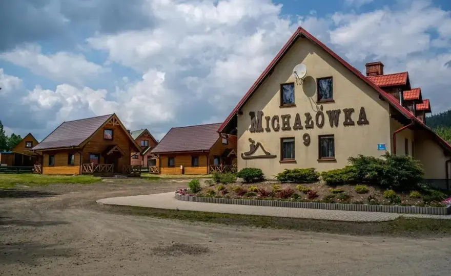 Góry Stołowe nocleg: Karłów czy Kudowa? Wybierz idealnie!