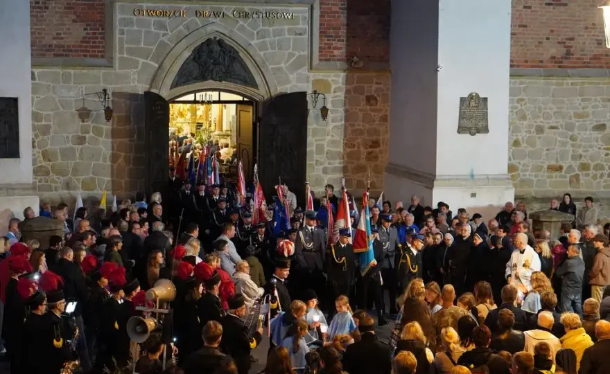 Ile trwa msza odpustowa? Zaskakujące różnice w czasie trwania