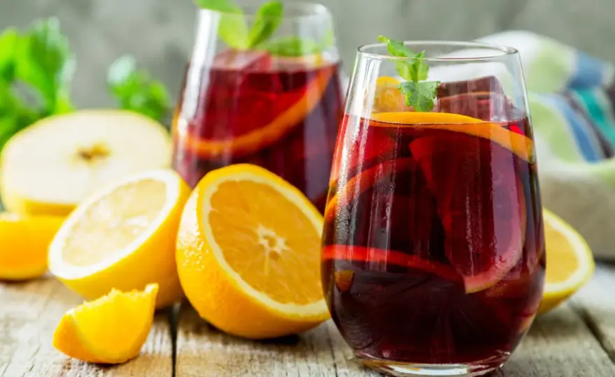 Sangria selber machen - Das perfekte Rezept für Balance & Geschmack