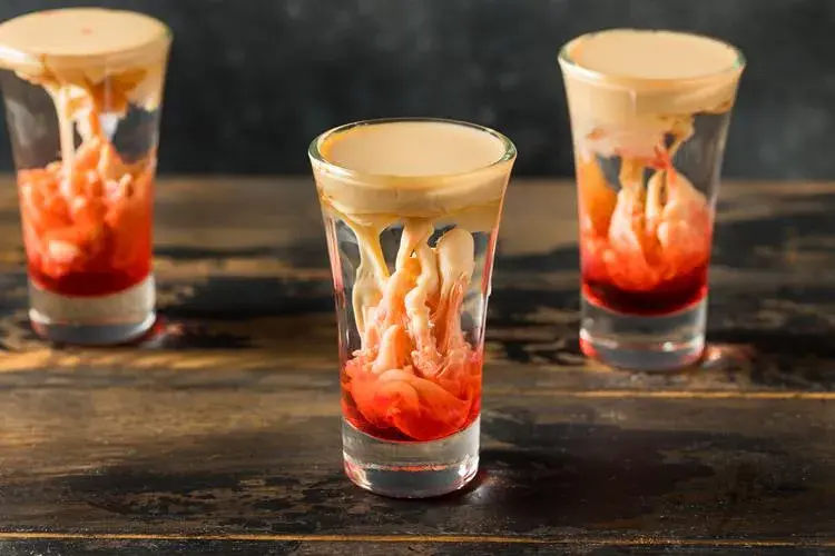 Jak przygotować małpi mózg drink – przepis na efektowny shot na Halloween
