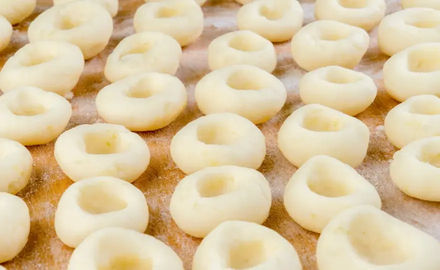 Ile kcal ma kluska śląska? Zaskakujące fakty o kaloriach!