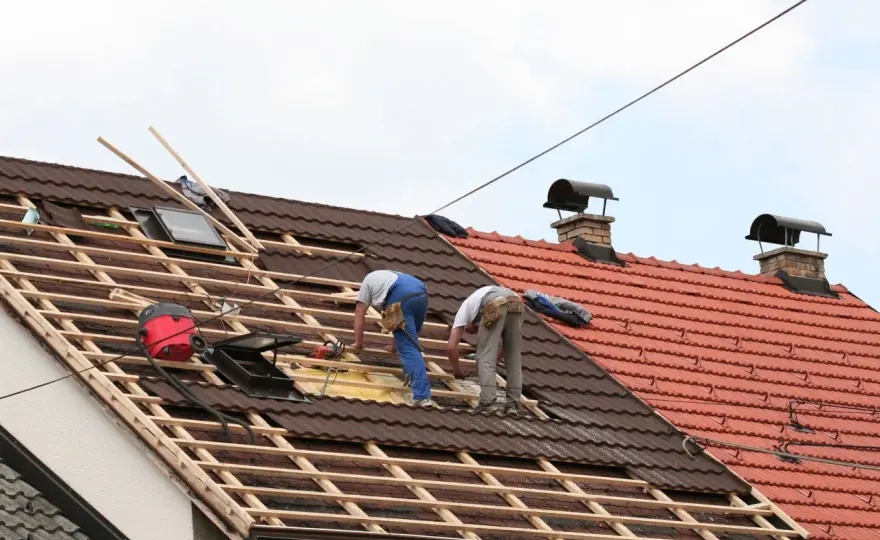 Allonger une toiture - autorisations, budget et pièges à éviter