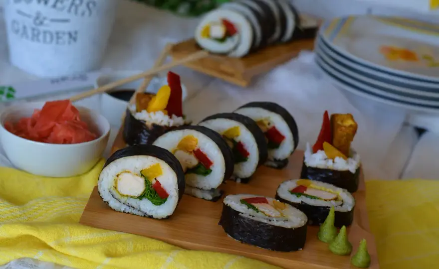 Sushi z kurczakiem - Proste rolki dla każdego