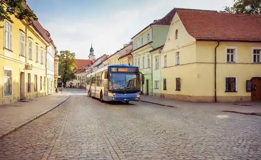Jak dojechać z Ustki do Łeby? Oszczędź czas i pieniądze!
