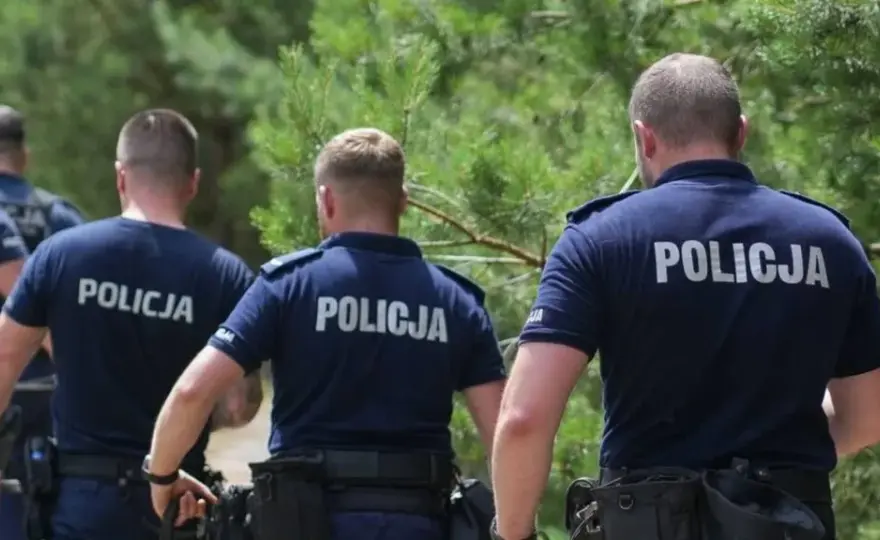 Ile zarabia komendant powiatowy policji? Zaskakujące fakty i dodatki