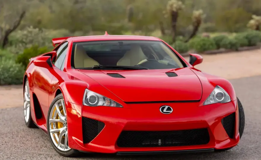 Lexus LFA - Dlaczego ten supersamochód V10 to legenda?
