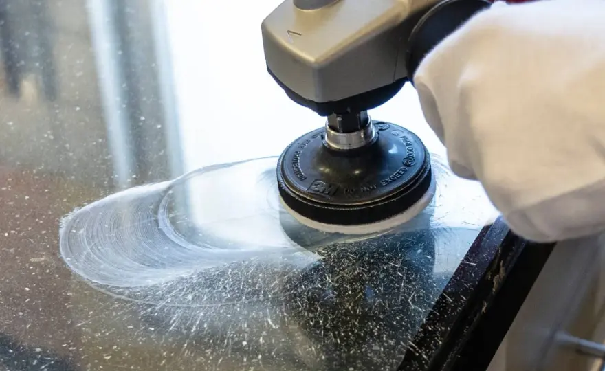 Jak szlifować szkło w domu - Bezpieczne metody DIY krok po kroku