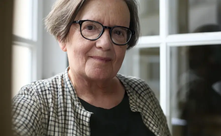 Agnieszka Holland: Korzenie, Tożsamość i Filmowe Dziedzictwo