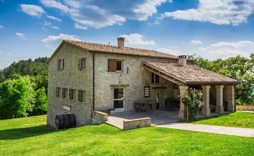 Rénover une ferme ancienne sans dénaturer le bâti