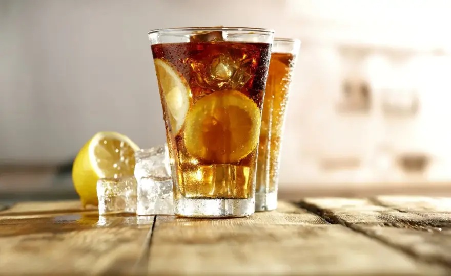 Long Island Iced Tea - Jak zrobić ten drink? Poznaj idealne proporcje