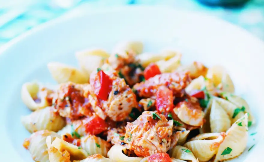 Tonfisksallad med pasta som håller ihop och blir riktigt god