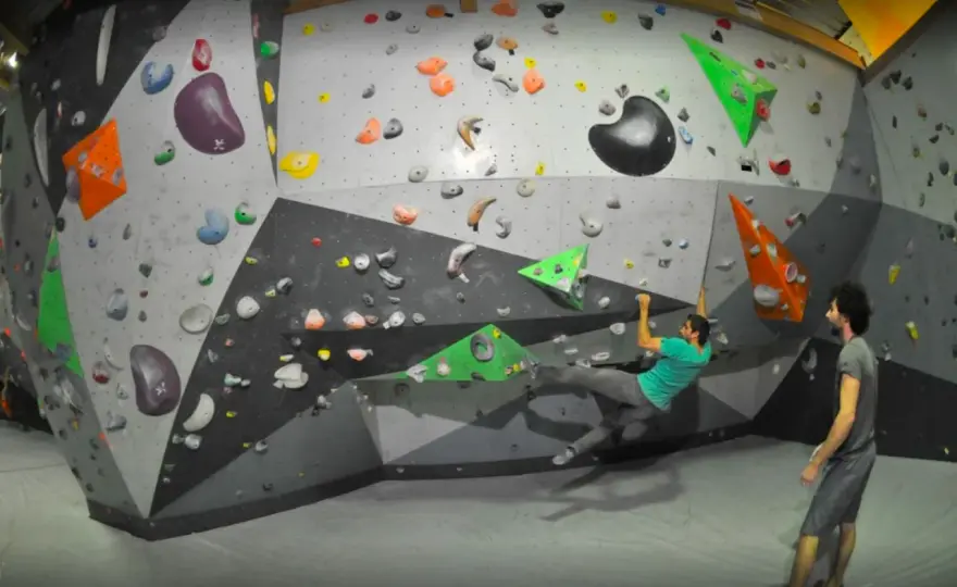 Escalade Pertuis - Salle ou falaise ? Votre guide complet