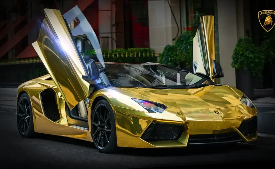 Ile kosztuje złote Lamborghini? Cena, metody, polskie realia.