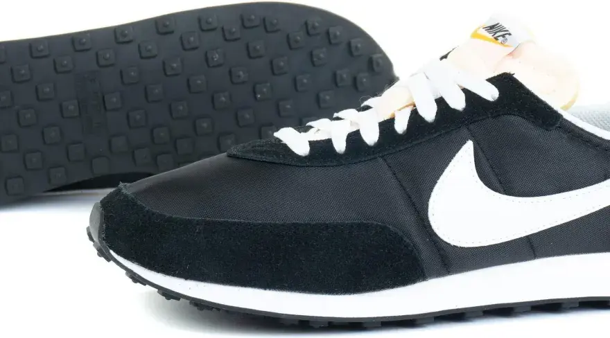 Pierwsze buty Nike - od futbolowego modelu do Waffle Trainer