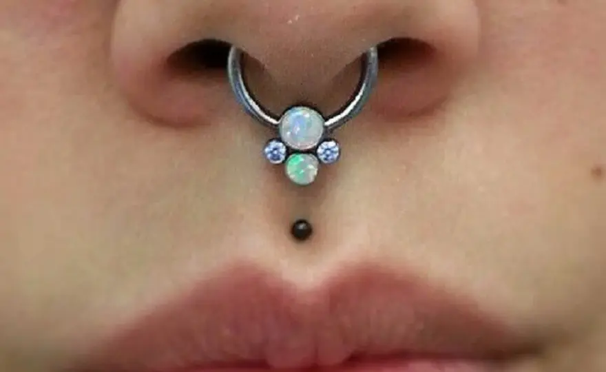 Czy piercing boli? Prawda o bólu i jak go zminimalizować!