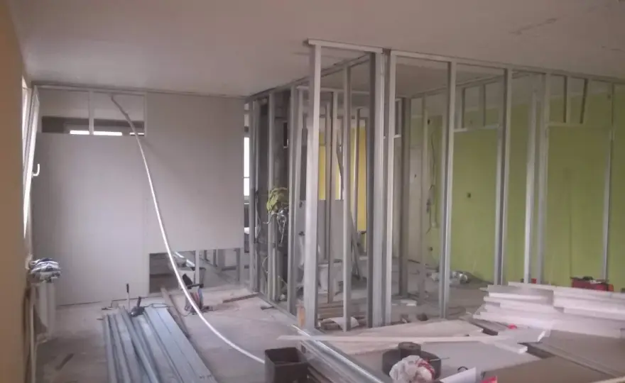 Cartongesso tossico? I rischi reali e come usarlo in sicurezza