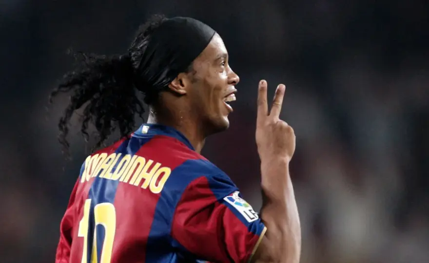 Ile lat ma Ronaldinho? Wiek, kariera i życie legendy