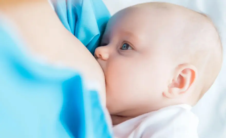 Quanto deve mangiare un neonato? Quantità e segnali utili