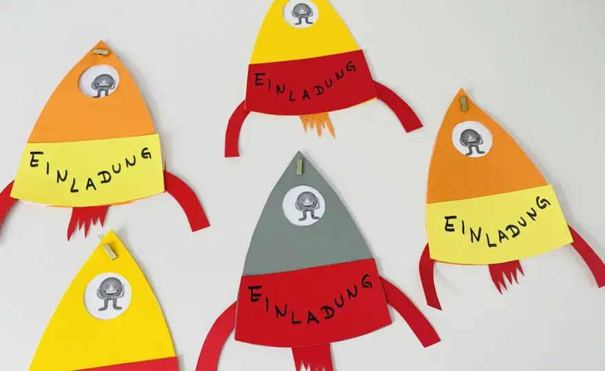 Raketen-Einladung basteln - einfach, stabil und kindgerecht