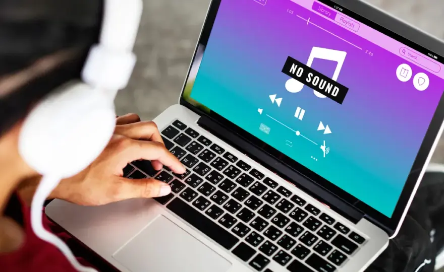 Brak dźwięku w laptopie? Napraw to w 5 krokach!