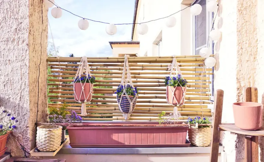 Inwestuj w balkon DIY: 10 kreatywnych pomysłów na metamorfozę