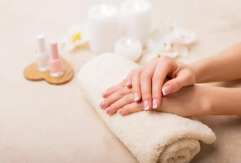Manicure spa: co to jest i czym różni się od zwykłego zabiegu?