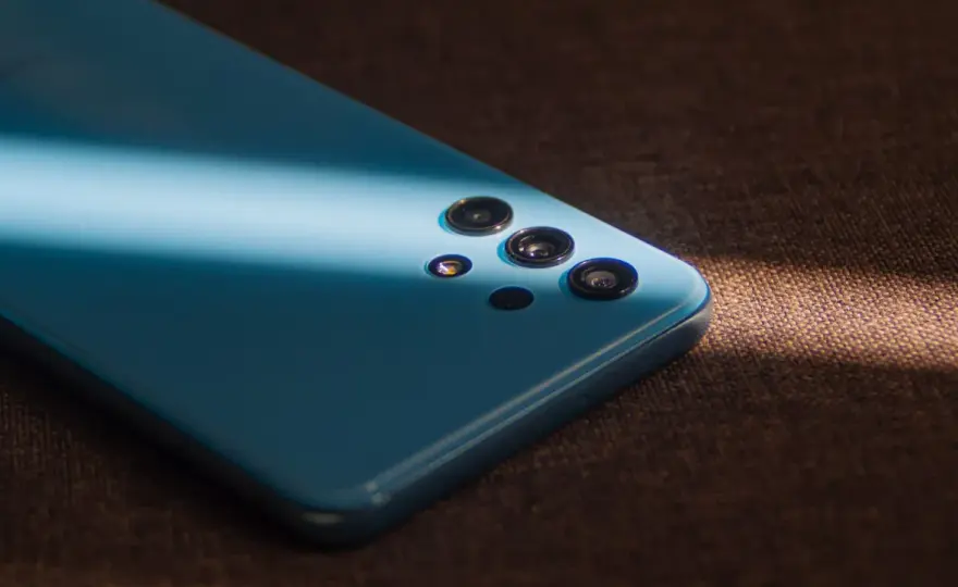 Samsung A32 recenzja - czy warto kupić ten smartfon 4G lub 5G?