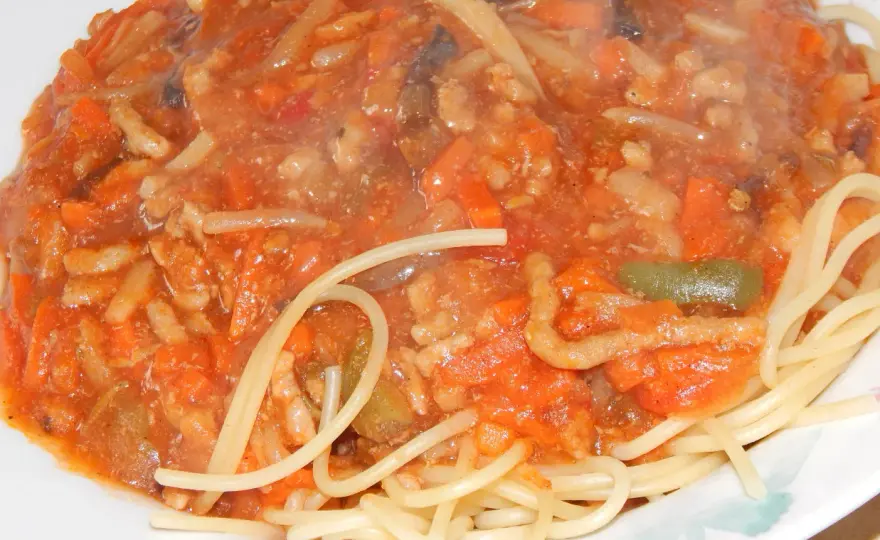 Sos do spaghetti z pieczarkami: prosty przepis i triki mistrza!