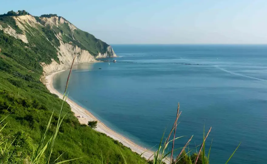Spiaggia di Mezzavalle - Merita la fatica? La guida completa