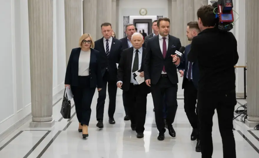Vice versa - jak używać? Unikaj błędów i pisz precyzyjnie!