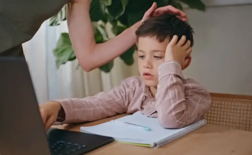 Dziecko niczym się nie interesuje? Jak mądrze je wesprzeć