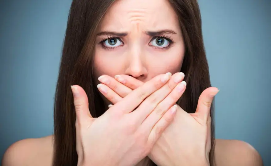 Saliva in eccesso - Cause, sintomi e rimedi efficaci