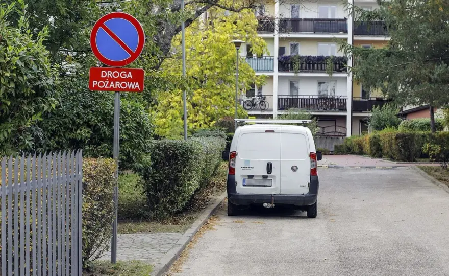 Mandat za parkowanie 2026 - Ile zapłacisz i jak uniknąć wysokich kar?
