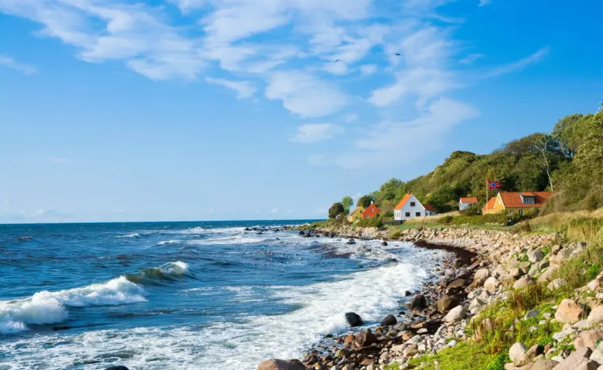 Jaka duńska wyspa na Bałtyku? Odkryj Bornholm i jego uroki