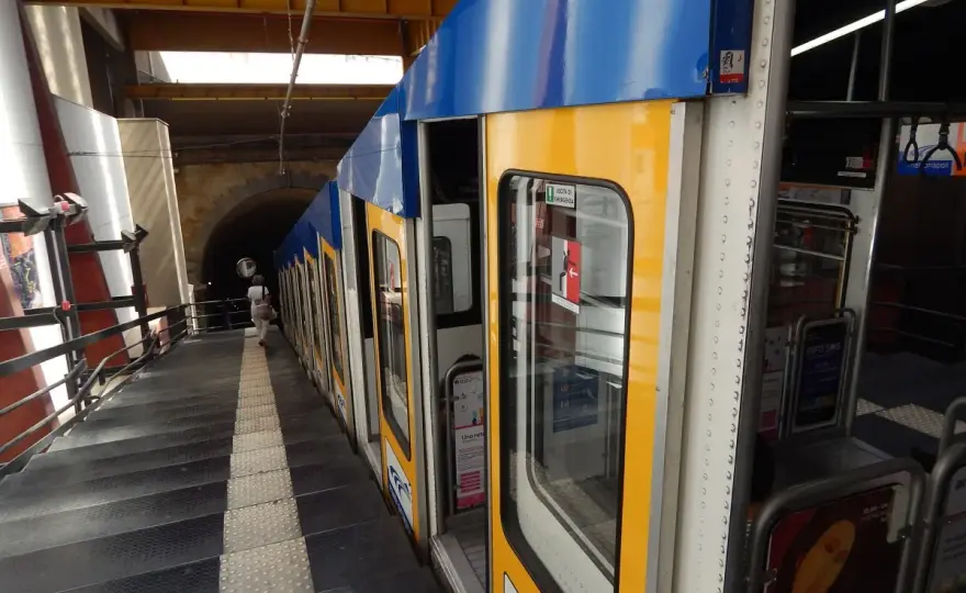 Metro w Neapolu - Jak jeździć i nie tracić czasu?