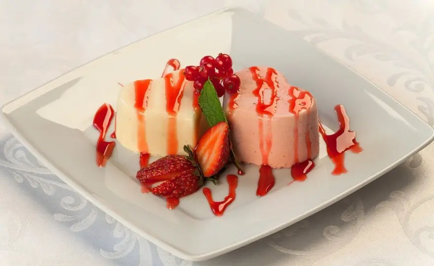 Panna cotta - przepis na aksamitny włoski deser, który zawsze się udaje