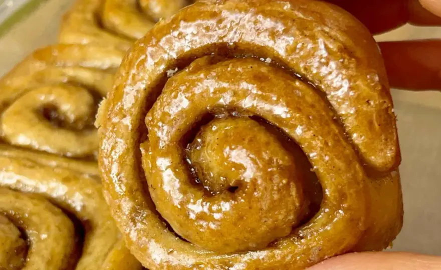 Cinnamon rolls soffici, la guida per una spirale perfetta