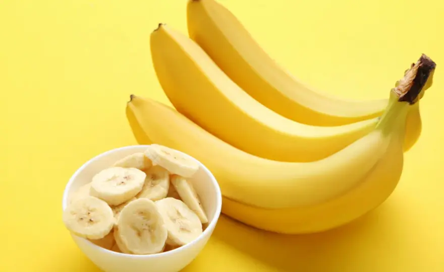 Banan: Kalorie, wartości odżywcze i czy naprawdę tuczy?