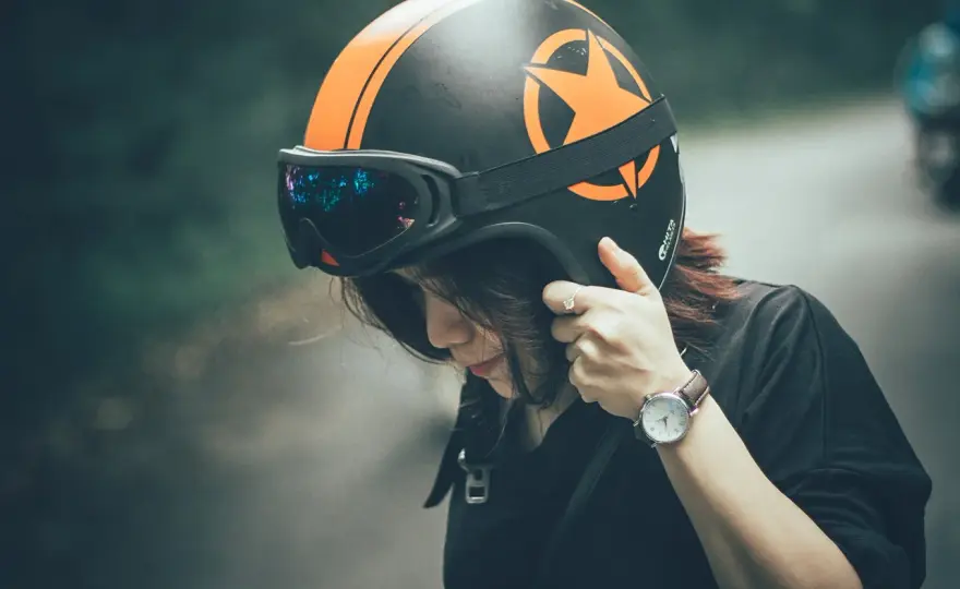 Casco moto - Guida alla scelta: omologazione, calzata e comfort
