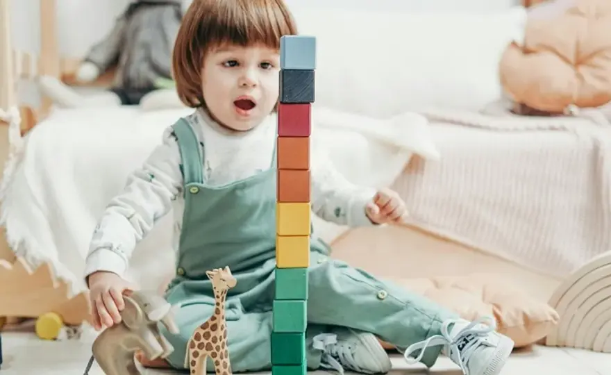 Maty edukacyjne dla dzieci od kiedy? Odkryj kluczowe etapy rozwoju