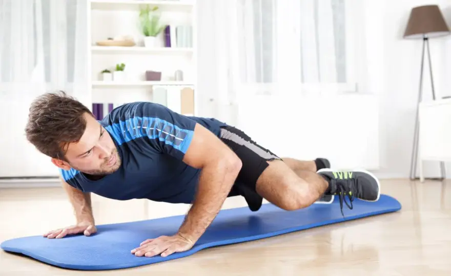 Trening obwodowy w domu - gotowy plan bez sprzętu