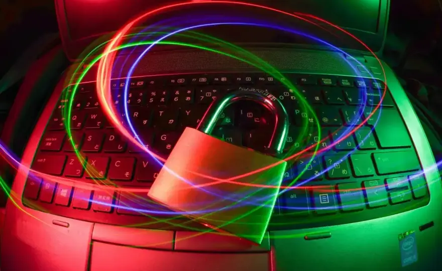 Darmowy antywirus na laptopa - Czy to ma sens? Poradnik