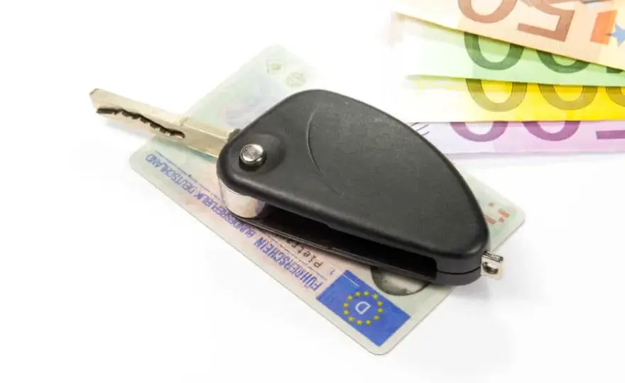 Ile kosztuje kurs na prawo jazdy kat A? Ceny, które Cię zaskoczą