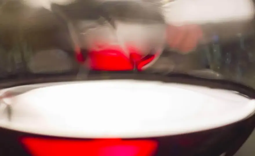 Rotwein ersetzen - Die besten Alternativen zum Kochen & Trinken