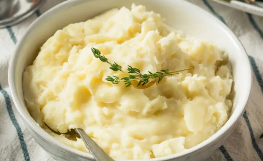 Idealne puree ziemniaczane bez mleka: prosty przepis i zamienniki