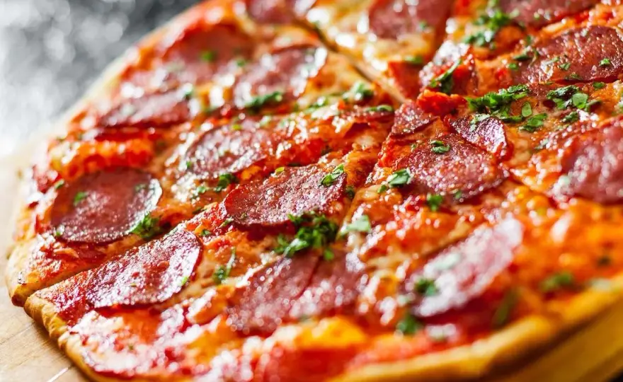 Pizza bez drożdży - Szybki przepis na idealny spód!