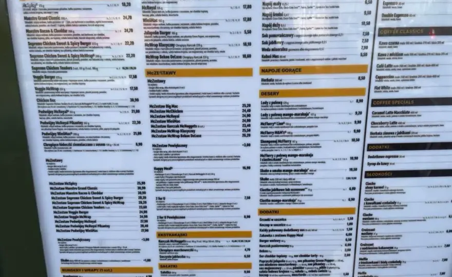 Ile kosztuje sałatka w maku? Sprawdź ceny i opcje menu teraz