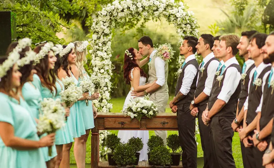 Damas de honor del novio en España - ¿Cómo llamarlas?