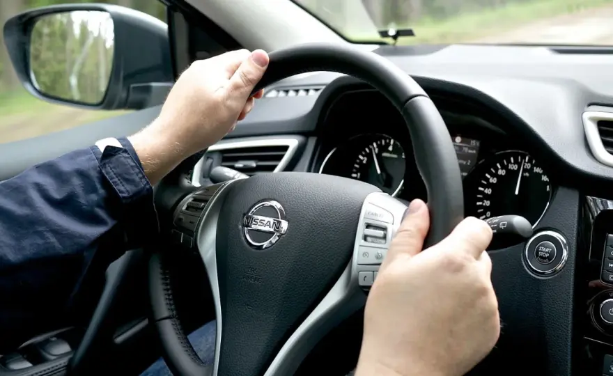 Por qué vibra el volante del coche y cómo encontrar la causa